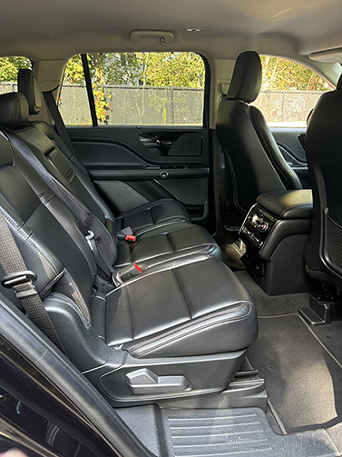 Aviator Interior photo
