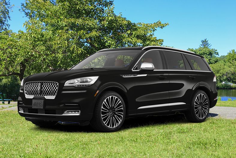 A new Lincoln Aviator, used for chauffeured black car services by Commonwealth Worldwide.